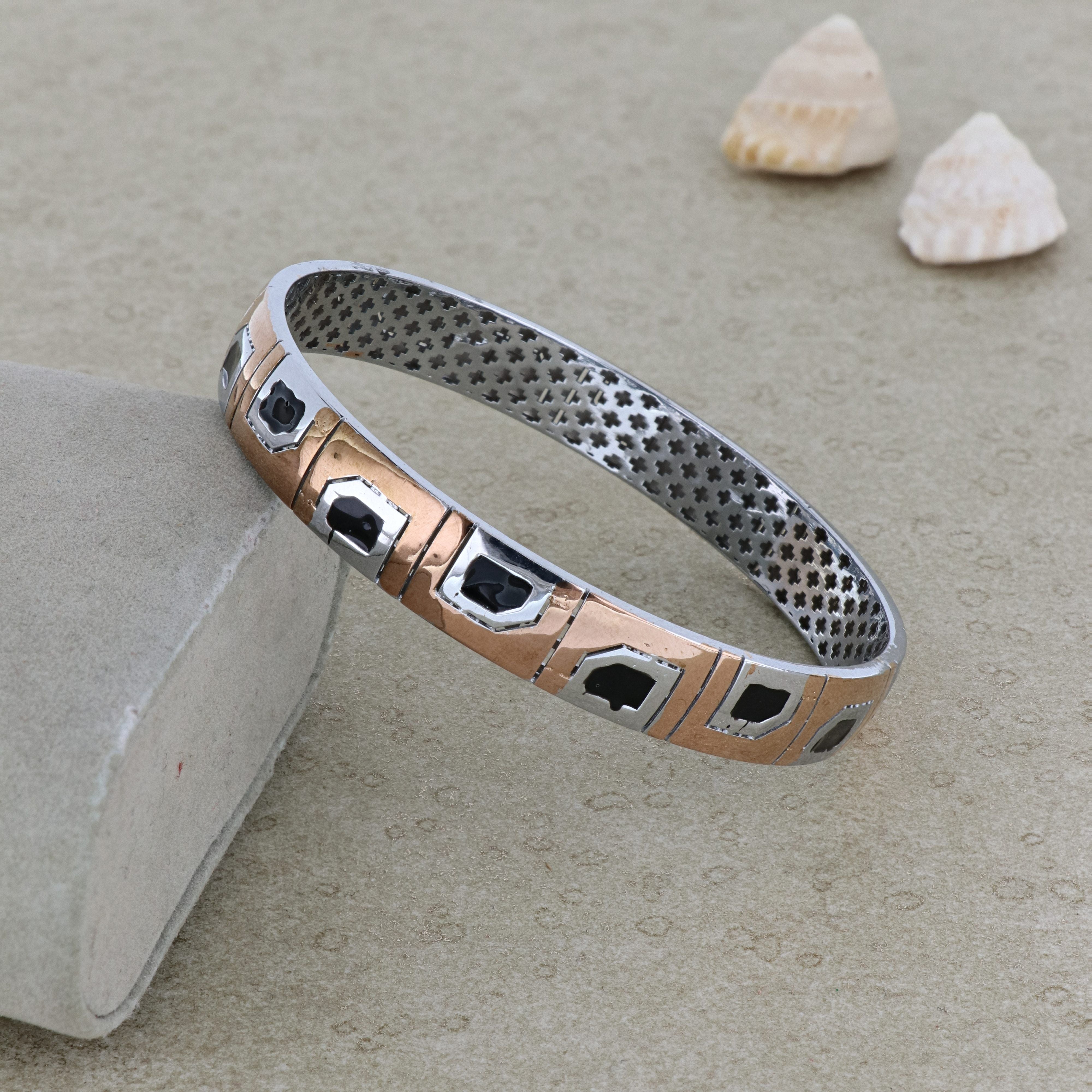 Sturdy Kada